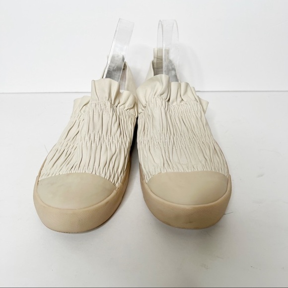 Mercedes Castillo Antionetta Platform Cream Ruffle Leather Slip On Sneakers 10 - Picture 3 of 7
